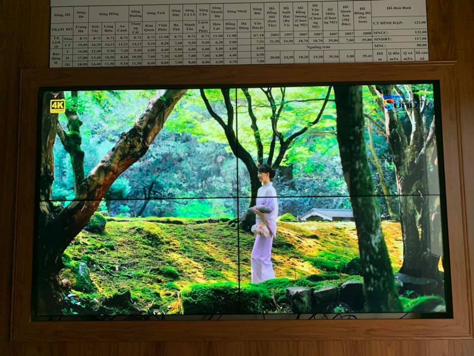 màn hình ghép 55inch LG, viền ghép 3,5mm